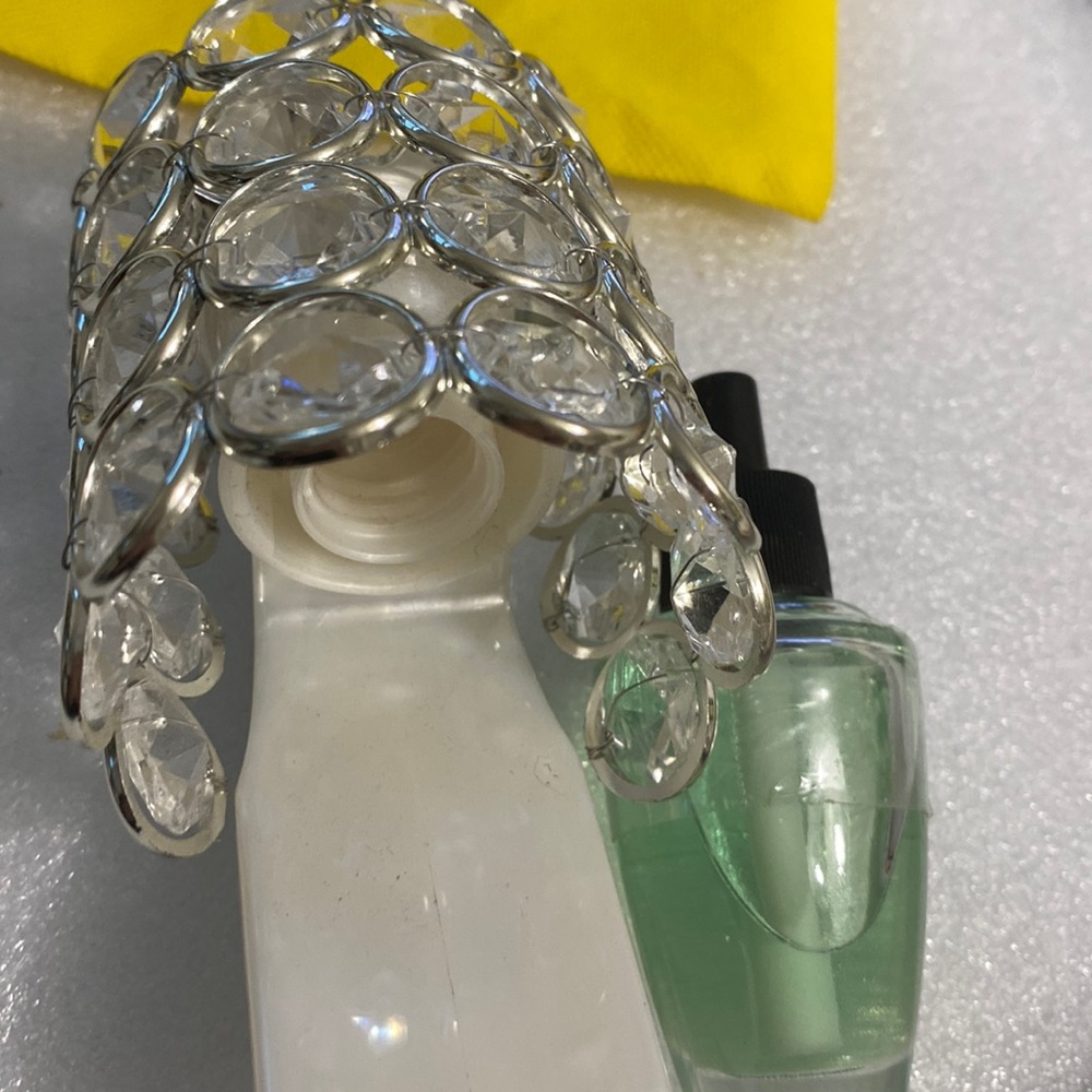 BRAND NEW~~Bath and Body Works Clear Jewels Light Up Wallflower Plug In